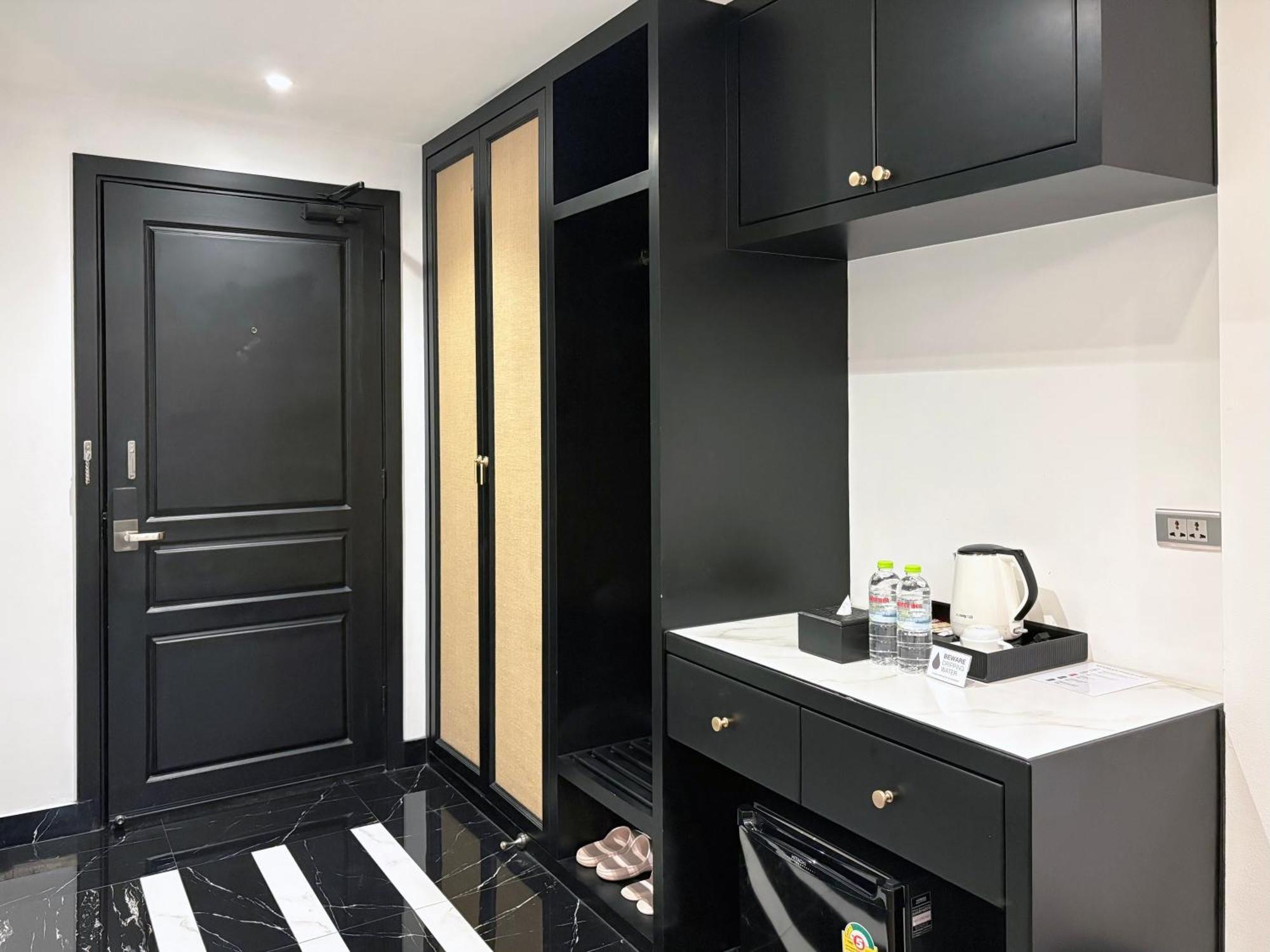 Glory Boutique Suites 清迈古城荣耀精品酒店 Чиангмай Экстерьер фото