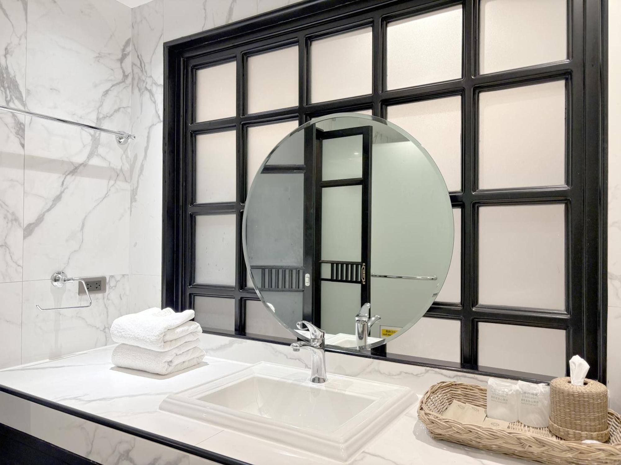 Glory Boutique Suites 清迈古城荣耀精品酒店 Чиангмай Экстерьер фото